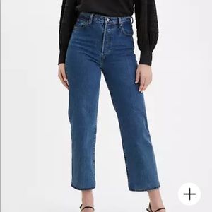 BNWT Levi’s rib cage straight ankle jeans size 30
